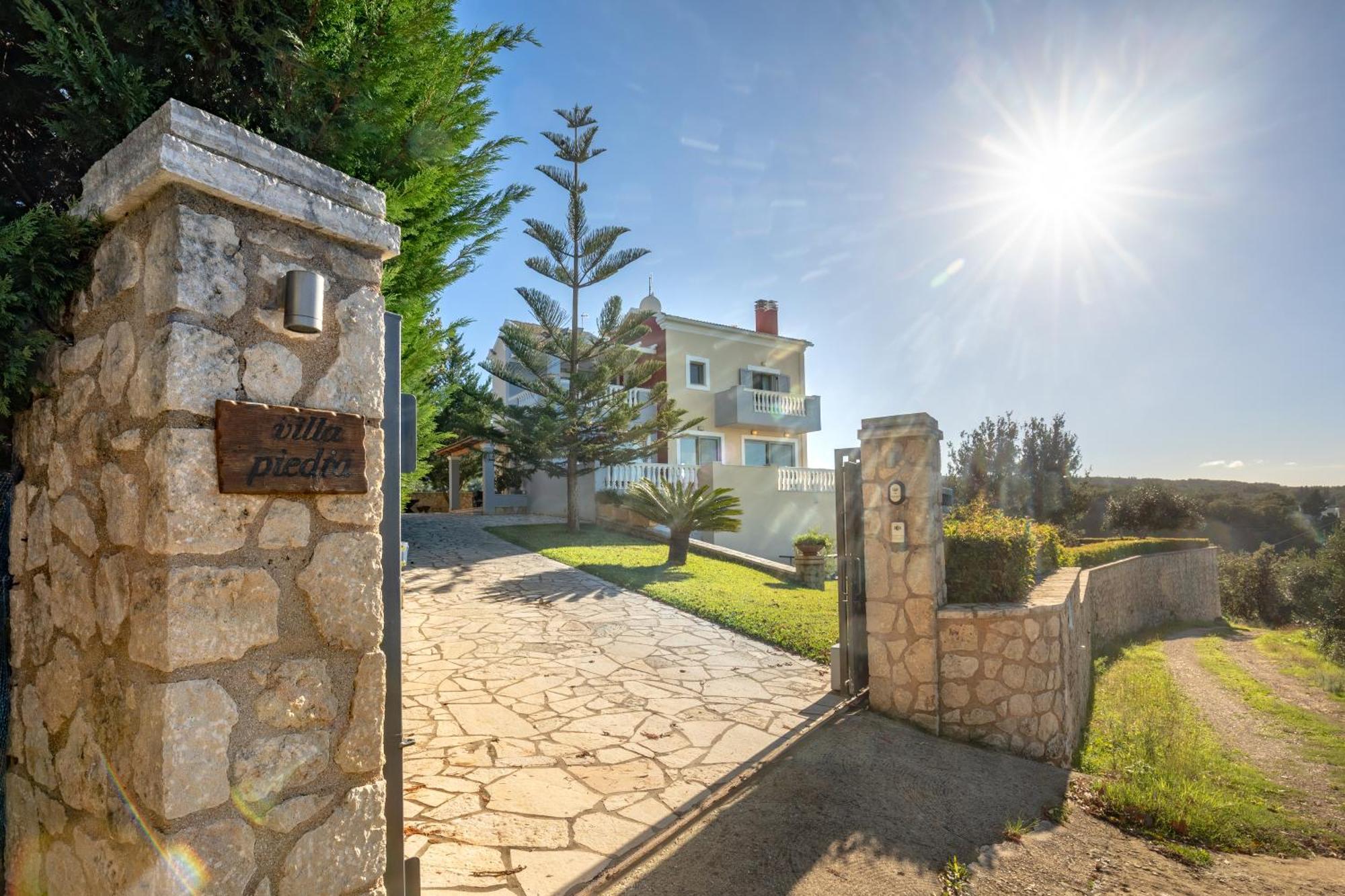 Villa Piedra Acharavi Ахарави Екстериор снимка